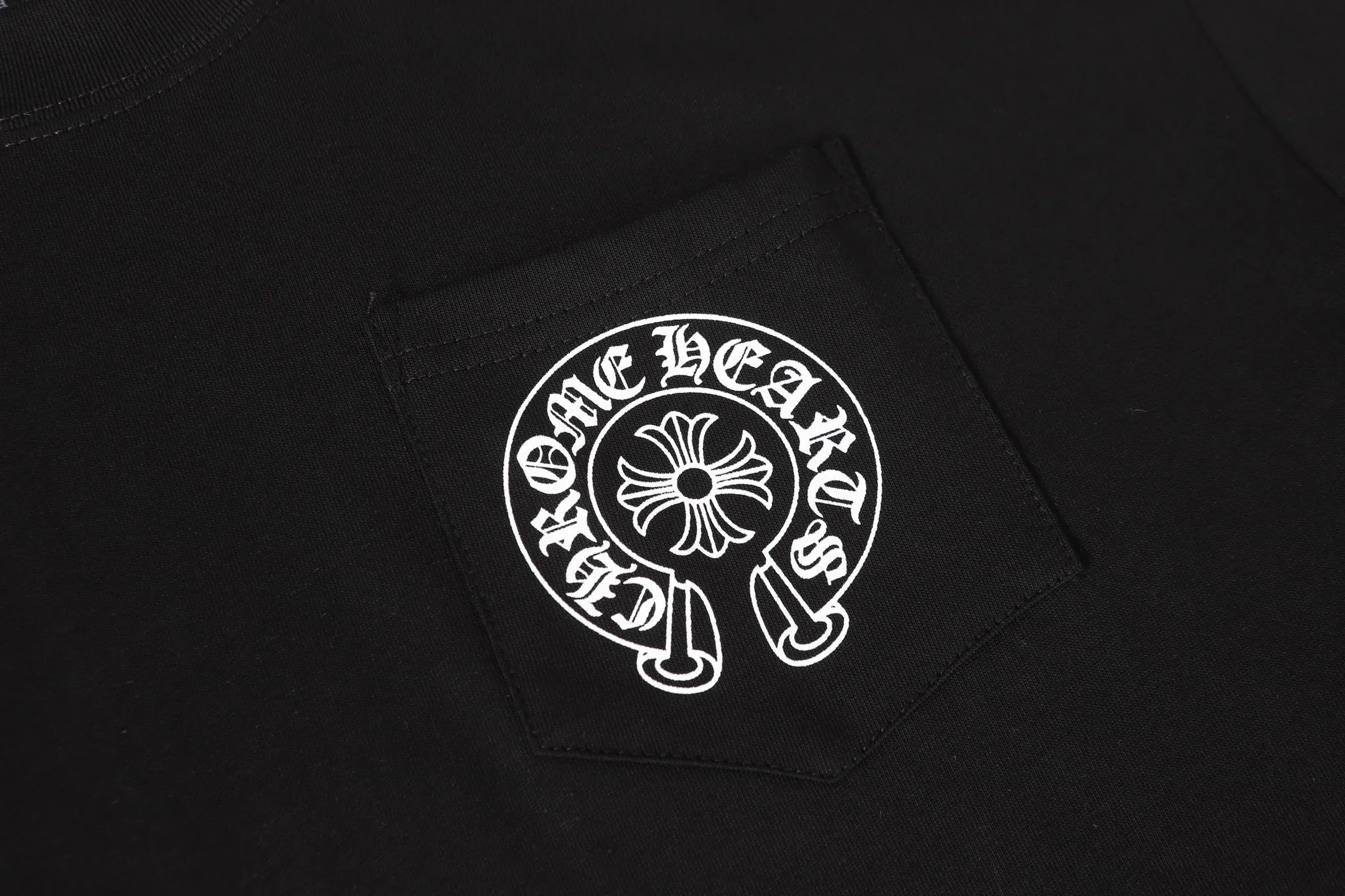 P140 2113 - Chrome Hearts/Chrome Hearts Hong Kong limited Sanskrit letter printed short-sleeved T-shirt - High weight, high density and high quality. The wool is soft, delicate and skin-friendly. It feels soft and silky. It has excellent warmth and skin-friendly properties. - Custom-woven and dyed, no color difference, no matter the fabric or workmanship details. Rolled over the ordinary version on the market -Colour: black white -Size: S M L XL